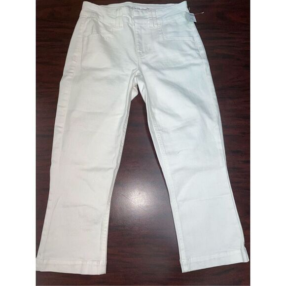 NWT Maurices White Mid Rise Cropped Capris Size 2 - Picture 1 of 9